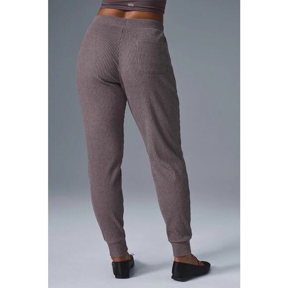 Alo Yoga Muse Ribbed Knit Sweatpants Raisinette Heather Lounge Cozy Minimal Luxe - Picture 4 of 11